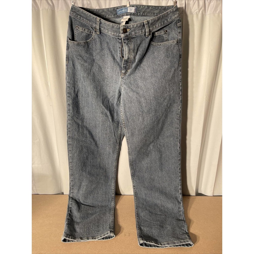 Liz Claiborne Womens Jeans•Straight Leg Fit•Size: 12•Light Wash